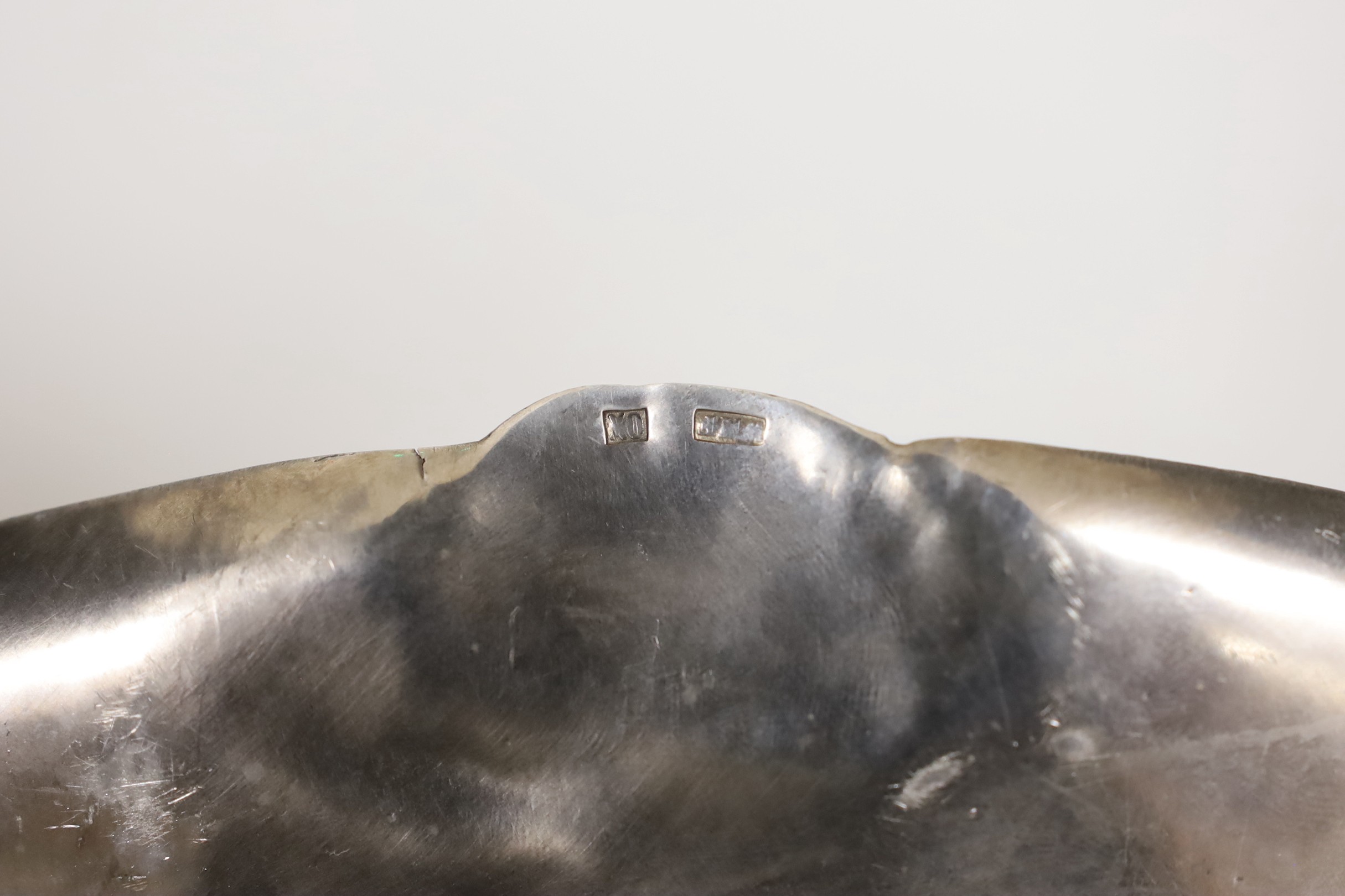 A WMF art nouveau Britannia metal dish, 27.5cm